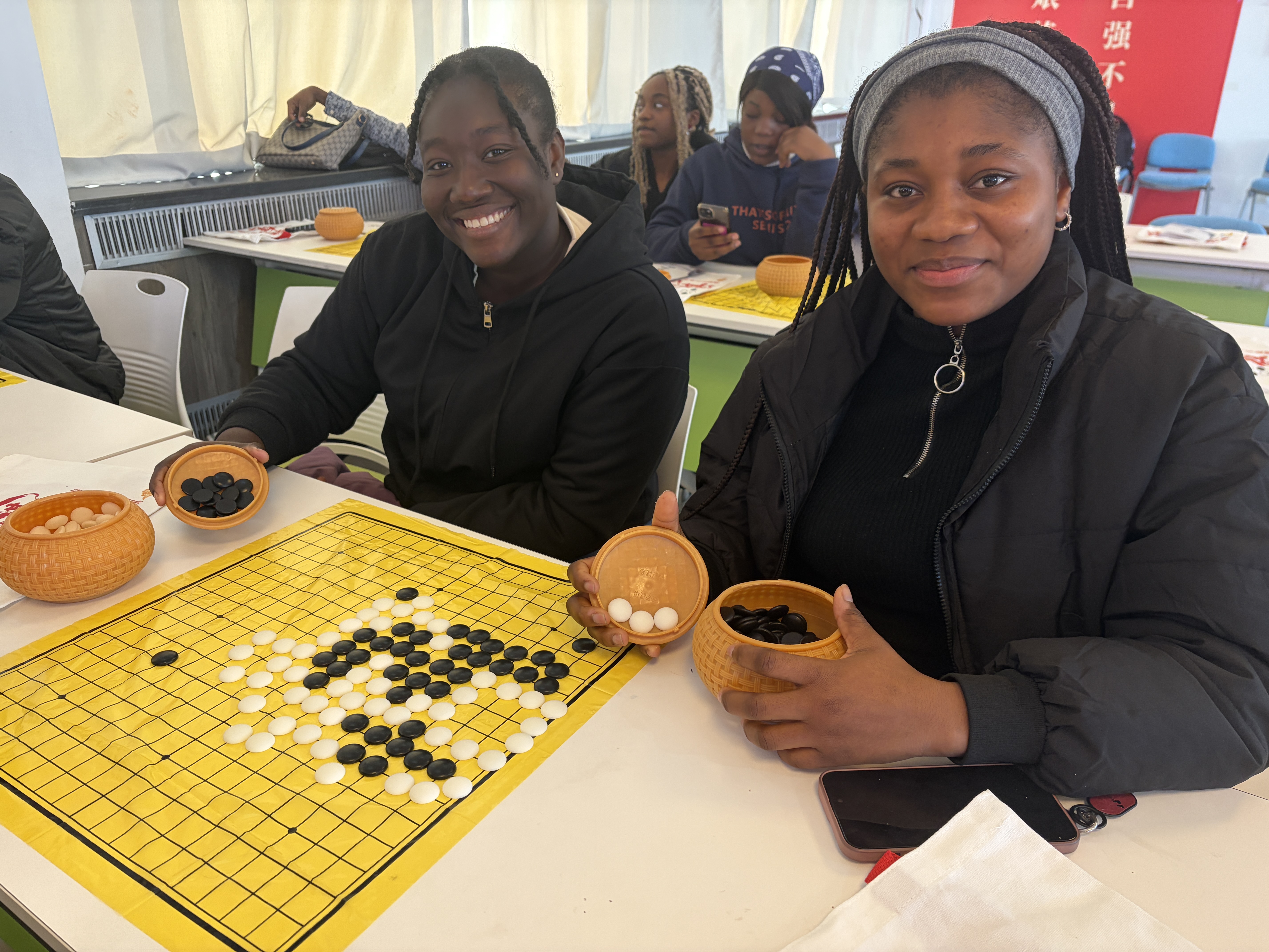 以棋为媒 共赏国粹——围棋走进来华留学生课堂