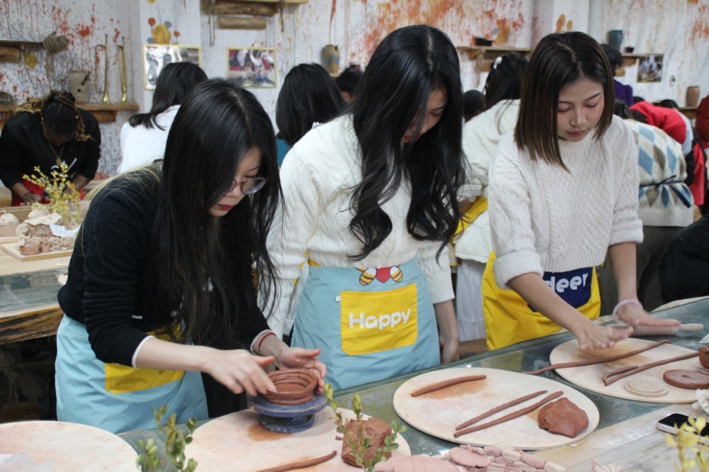 学院组织国际学生赴兰州太平鼓基地开展文化体验活动