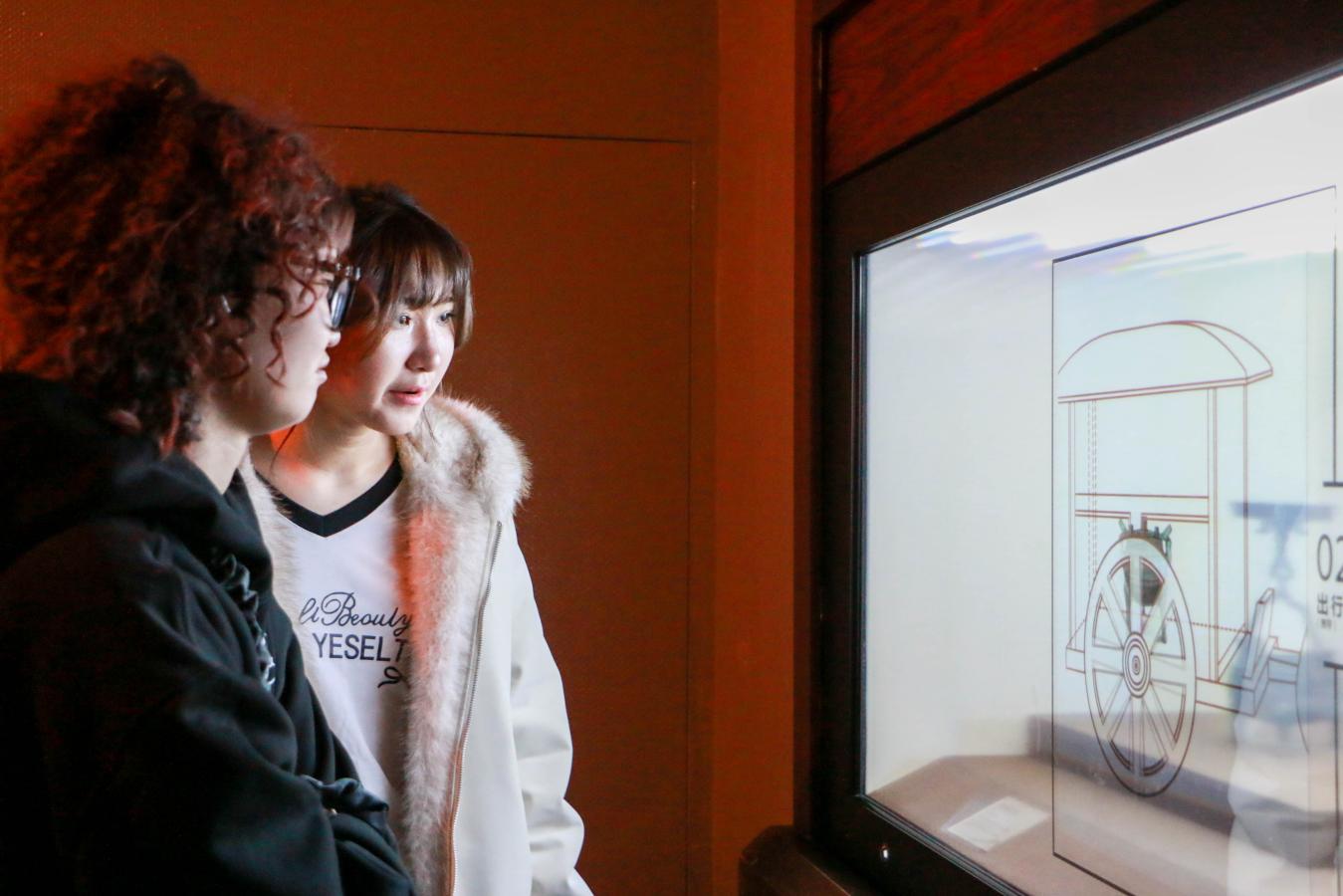 兰州理工大学来华留学生赴甘肃省博物馆开展“知陇爱校・文化筑基”活动