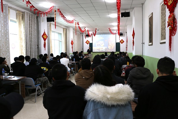 学院组织召开庆中秋暨新生座谈会