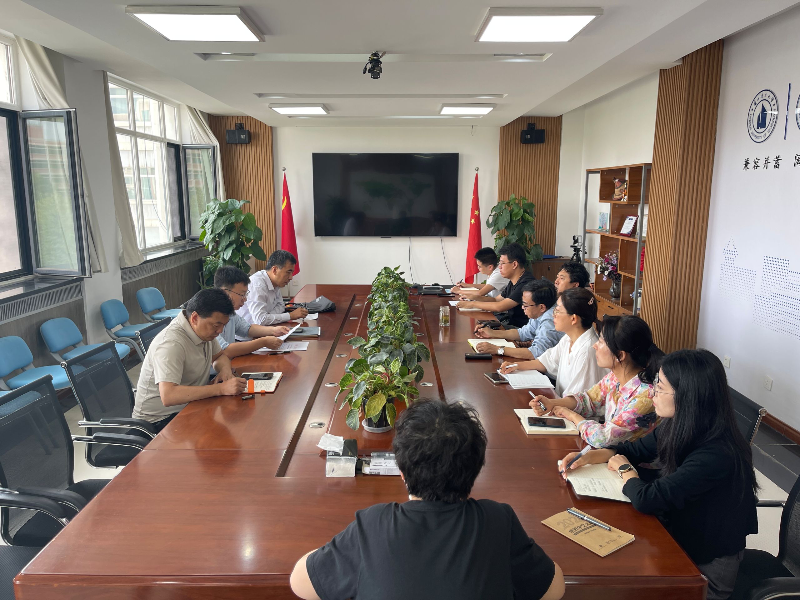 国际合作部（国际教育学院、港澳台事务办公室）召开干部宣布会议