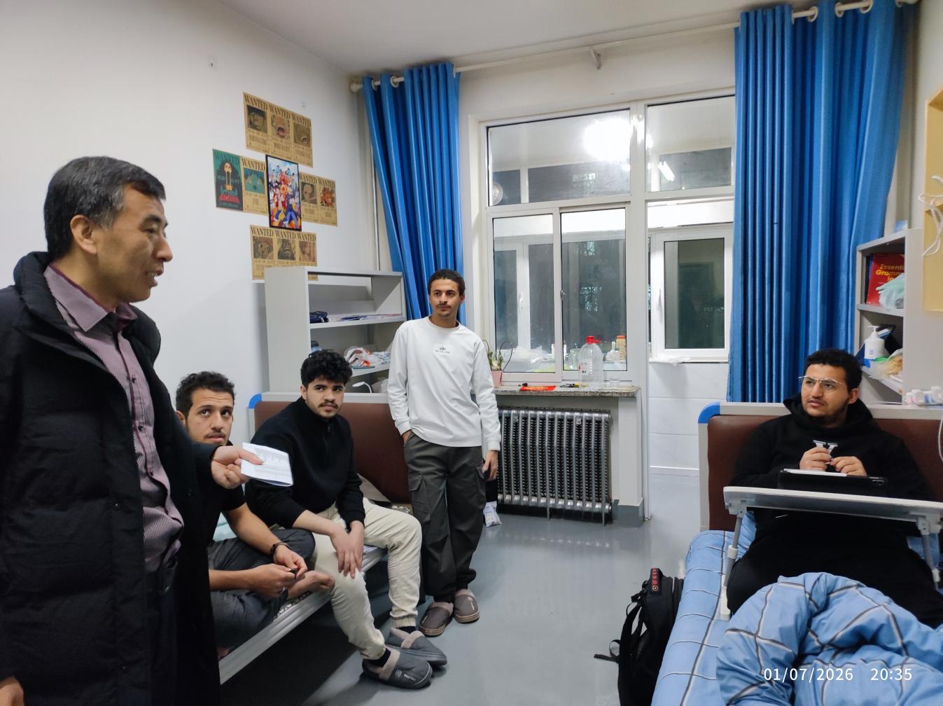 筑牢安全防线 护航平安假期——国际教育学院召开国际学生寒假安全教育大会及宿舍检查走访